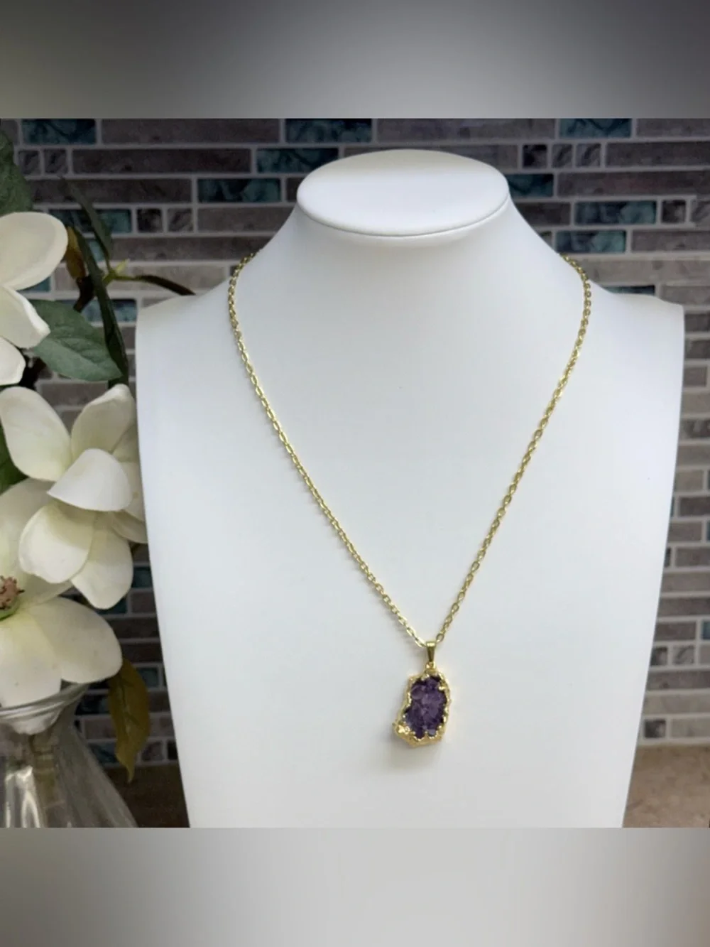 Druzy Amethyst electroplated gold tone pendant necklace - Picture 1 of 4